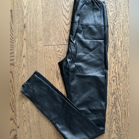 Wilfred Free Daria faux leather leggings - Picture 3 of 4